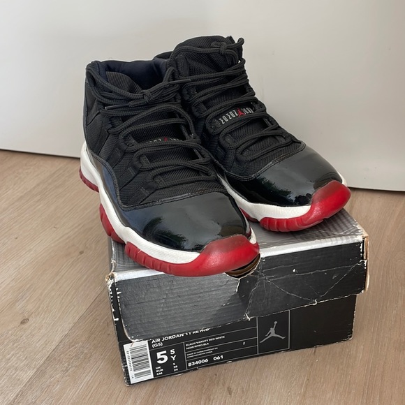 Air Jordan Retro 11 black varsity red Size